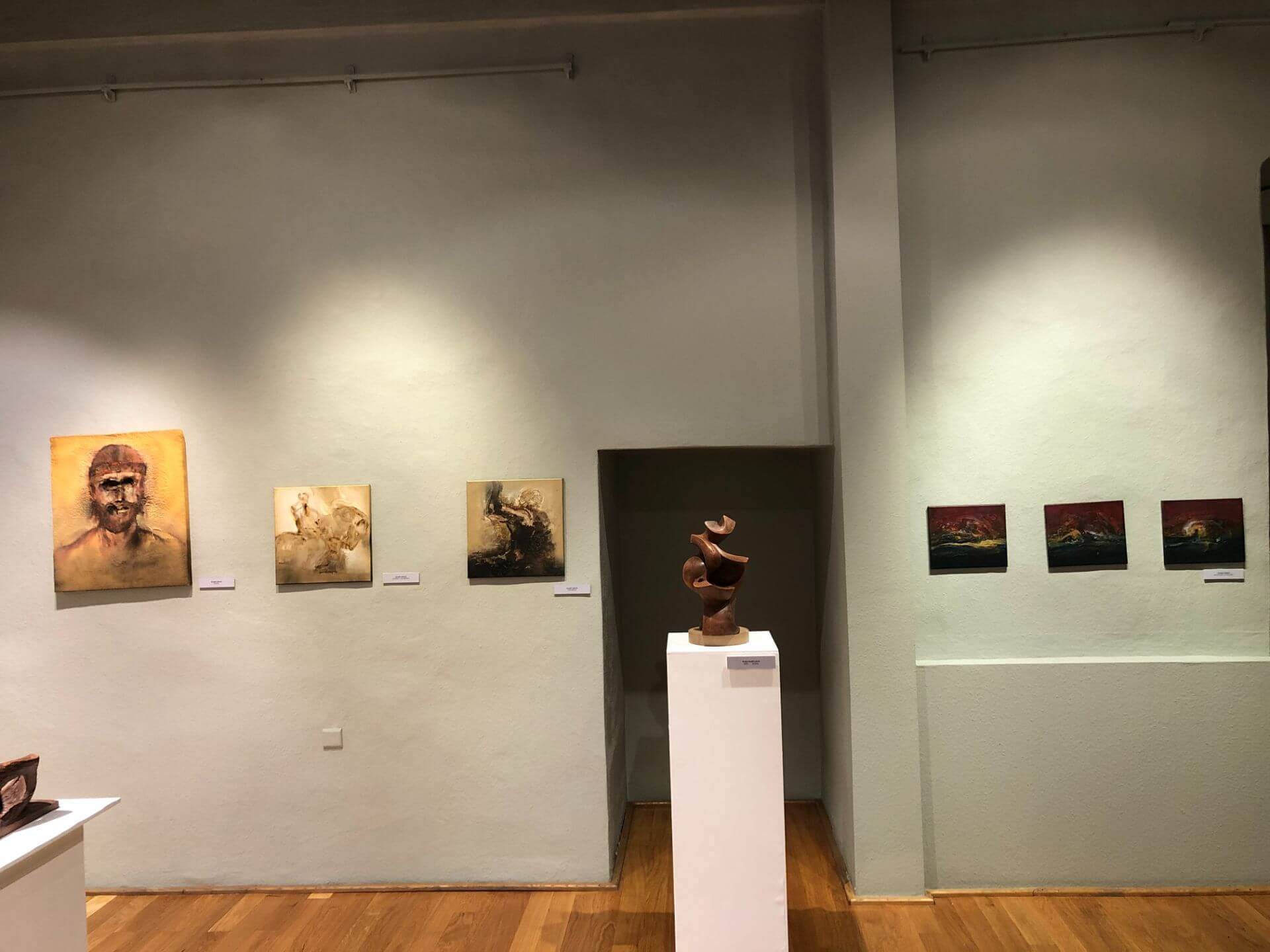 Studio 9-4